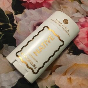 Native Sugar Cookie Deodorant new